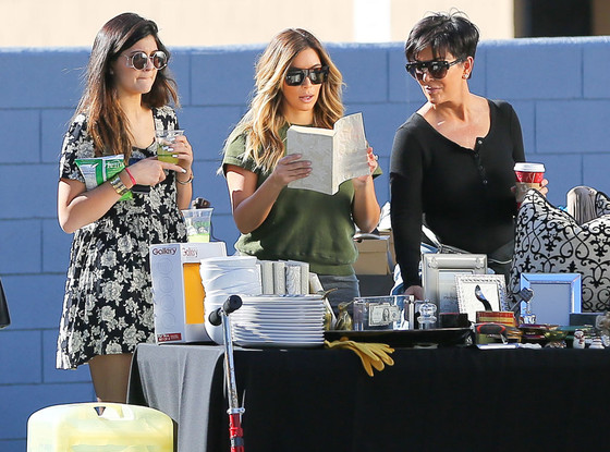 Kim Kardashian, Yard Sale Kim Kardashian, Yard Sale
